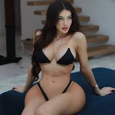 Molly Eskam